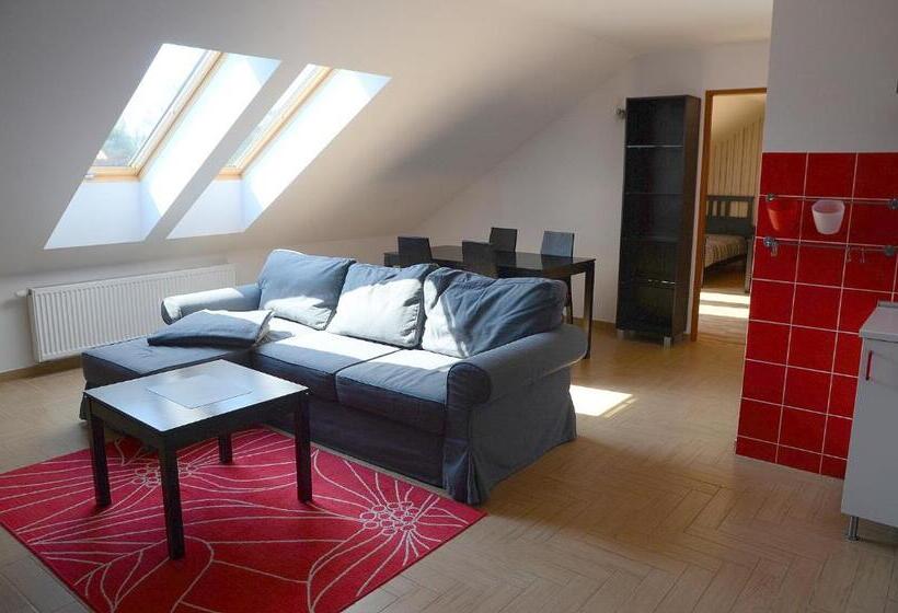 חדר משפחתי, świerkowe Wzgórze