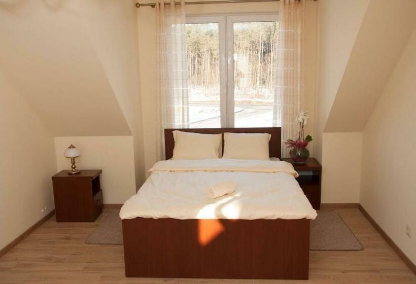 四人豪华间, Zajazd Antresola