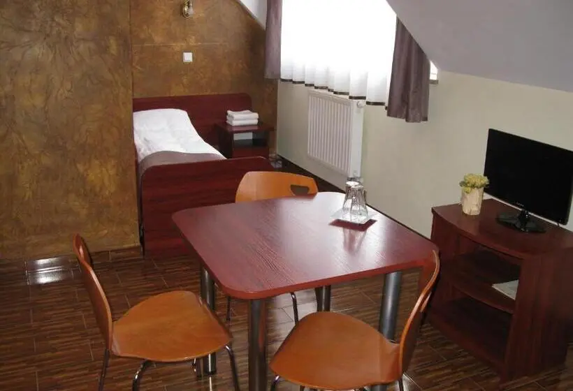 スタンダードトリプルルーム, Motel Górno