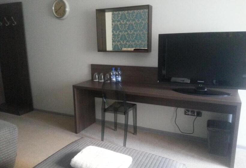 스탠다드 트리플 룸 테라스, B&m Guesthouse