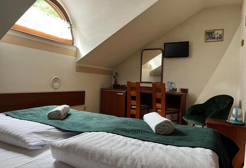 标准间, Kamienica Przy Bramie