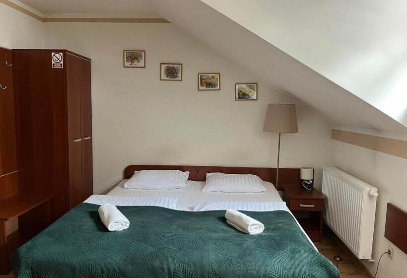 标准间, Kamienica Przy Bramie