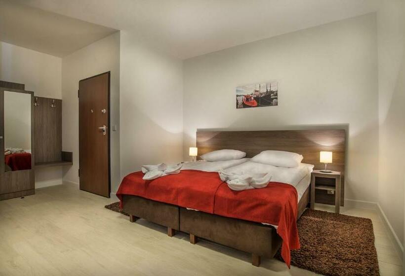 四人标准间, Marisol