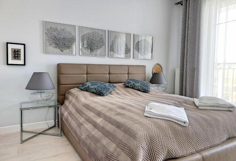デラックスの４人部屋, Marisol