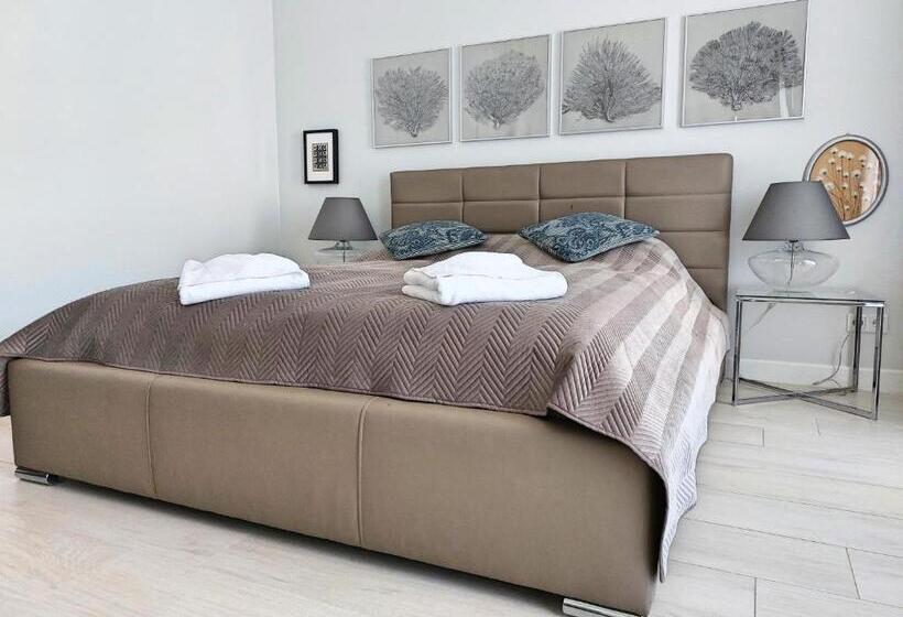 四人豪华间, Marisol