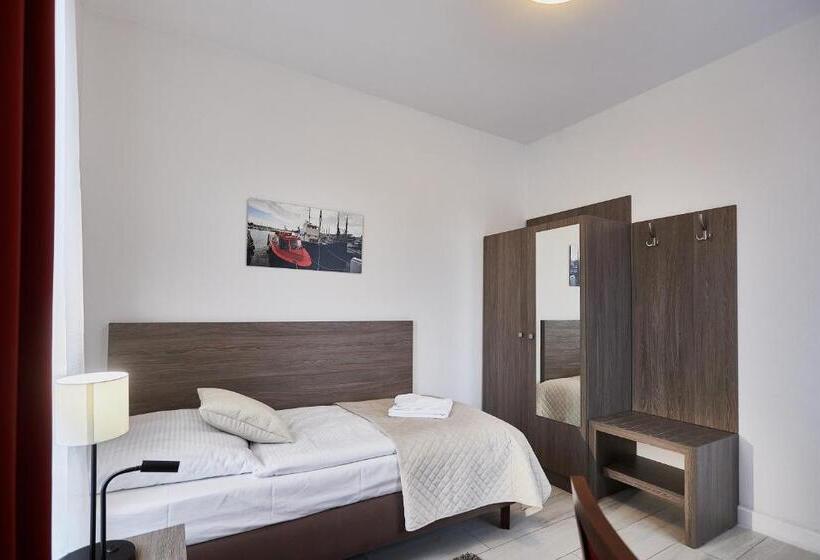 标准单人间, Marisol