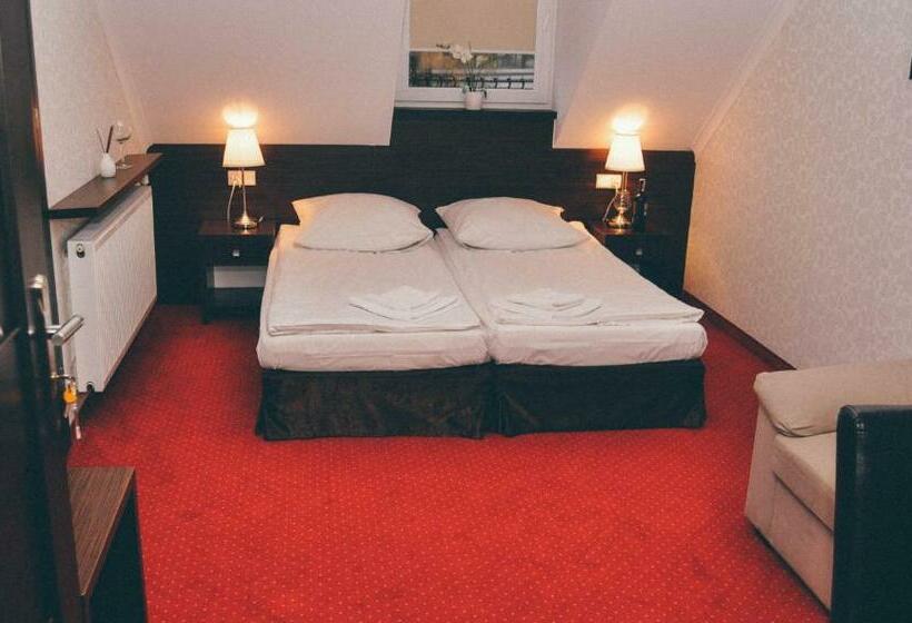 标准间, Pyszna Stajenka