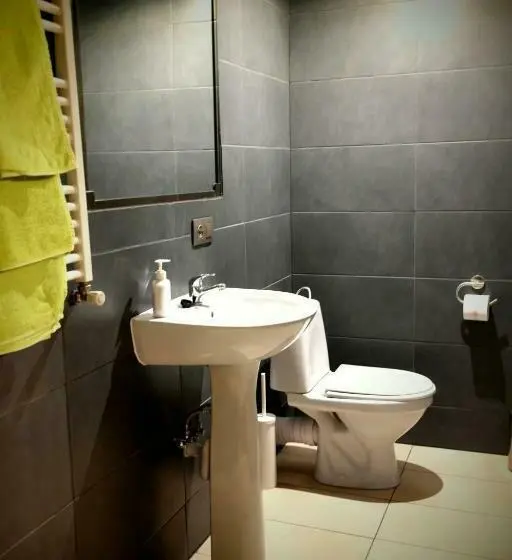 Standard Kolmen Hengen Huone, Topolowa