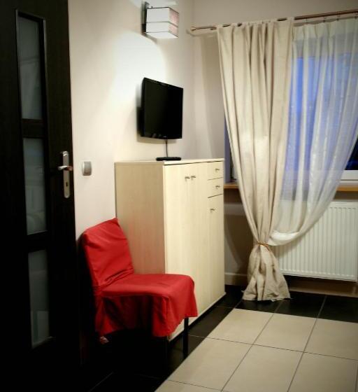 اتاق استاندارد سه نفره, Topolowa