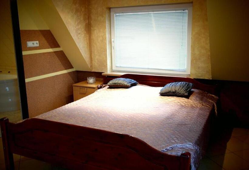 آپارتمان 1 خوابه با بالکن, Topolowa