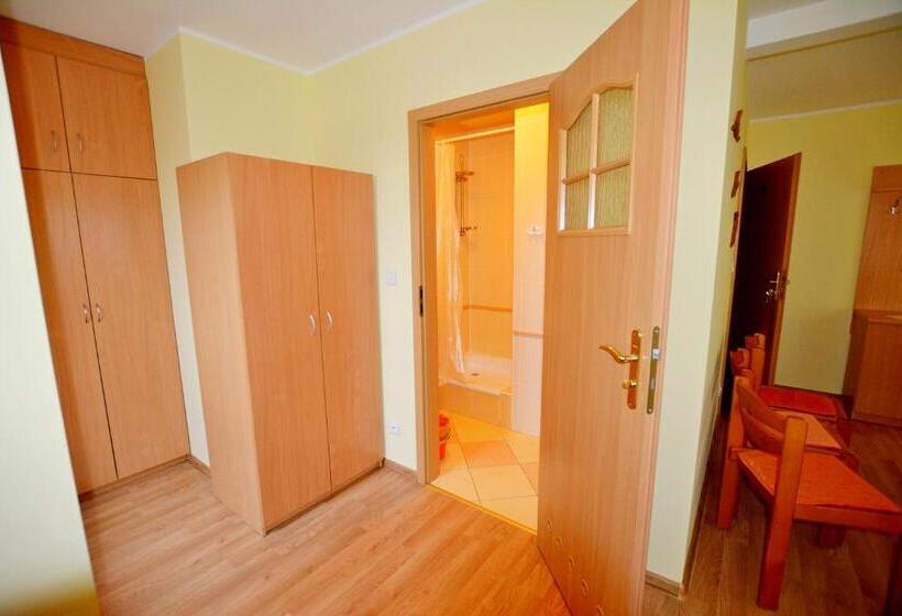 Трехместный Номер Стандарт с Балконом, Villa Antoja