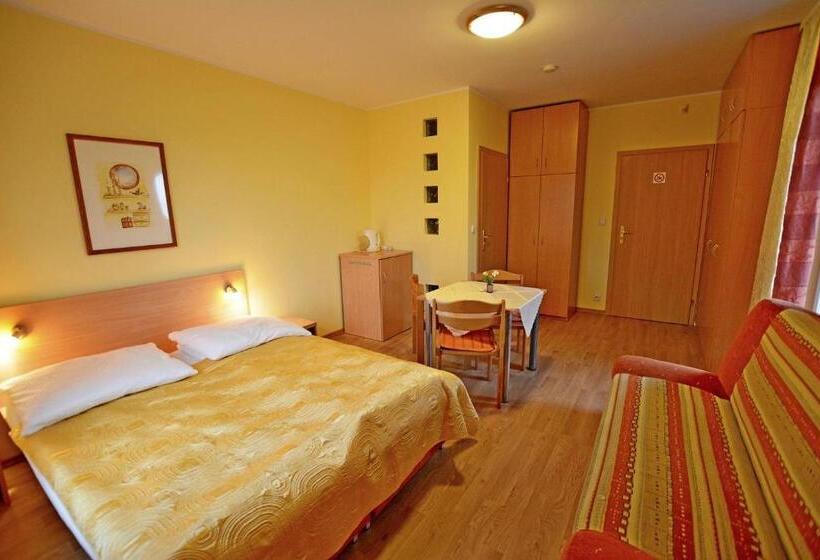 Standard Triple Room with Terrace, Villa Antoja
