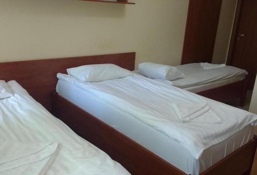 اتاق استاندارد سه نفره, Willa Marina Widzew