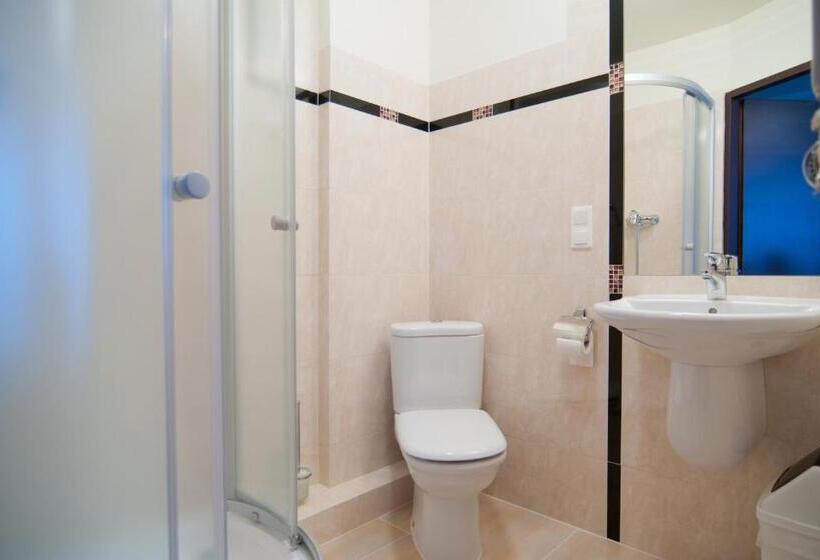 四人标准间, Pensjonat Carmen