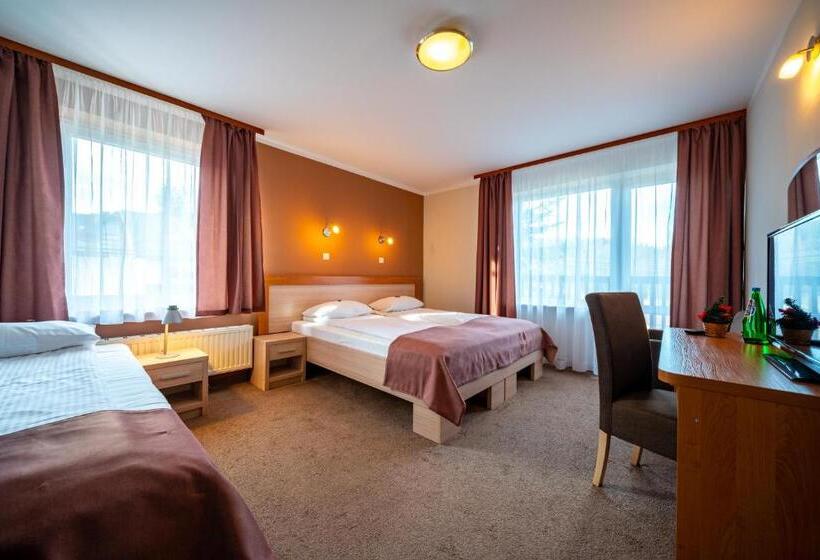 标准三人间, Pensjonat Carmen