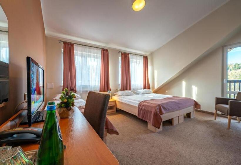 标准三人间, Pensjonat Carmen