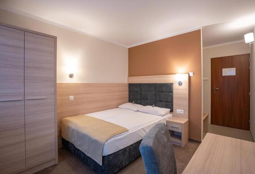 标准间, Pensjonat Carmen