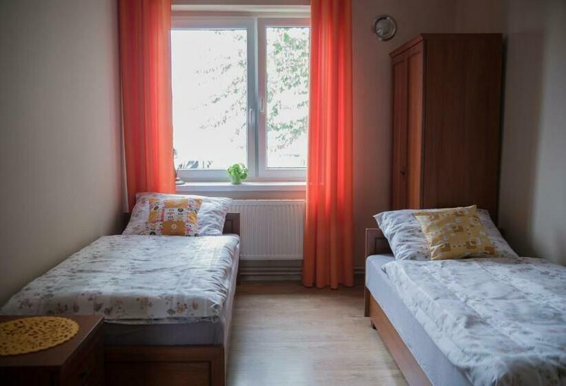 חדר סטנדרט, Pod Kogucikiem