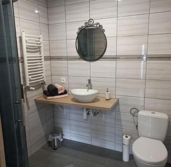 低层单卧公寓, Pod Kogucikiem