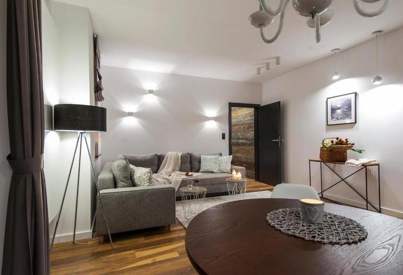 آپارتمان 1 خوابه با بالکن, Willa Jarosta & Spa  Free Parking