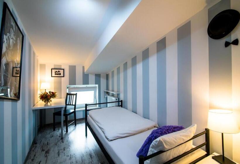 غرفة قياسية فردية, Ab Hostel