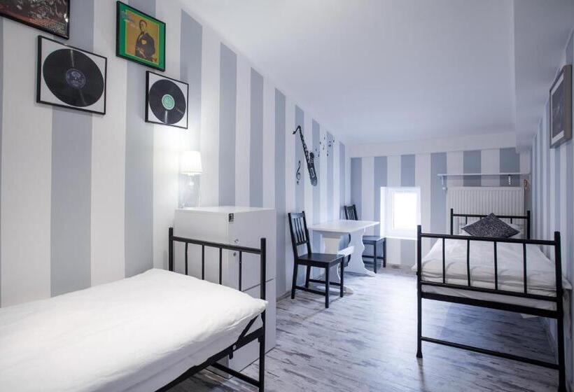 غرفة قياسية, Ab Hostel