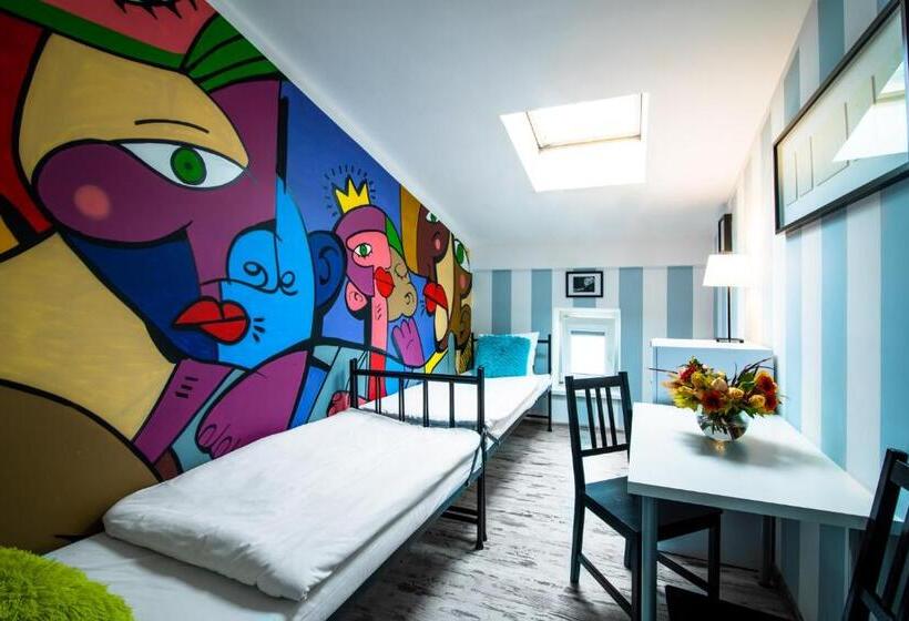 غرفة قياسية, Ab Hostel