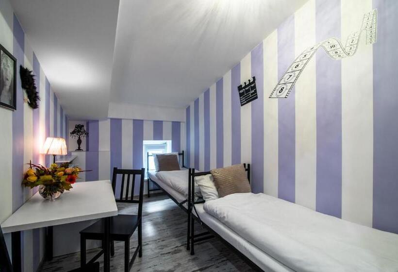 غرفة قياسية, Ab Hostel