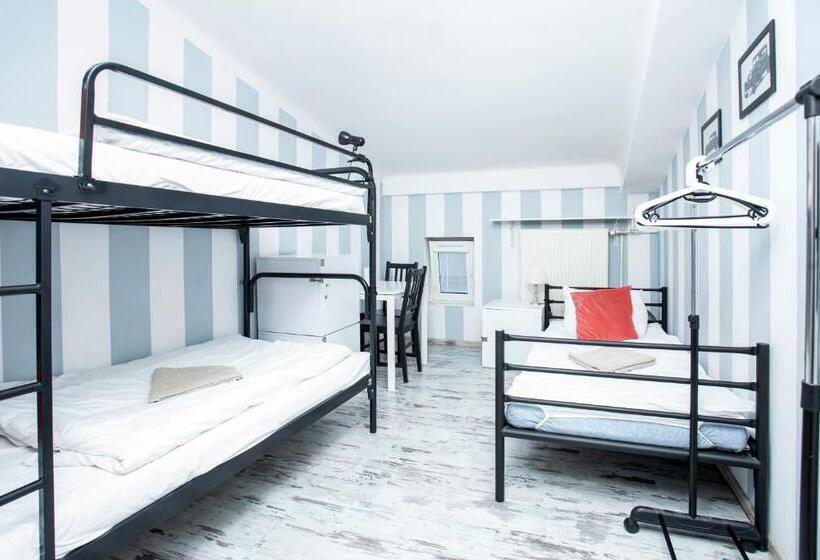 سرير فى غرفة مشتركه, Ab Hostel