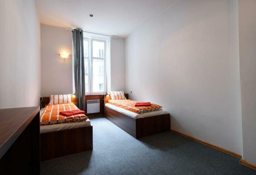 اتاق استاندارد, Constitution Square Rooms