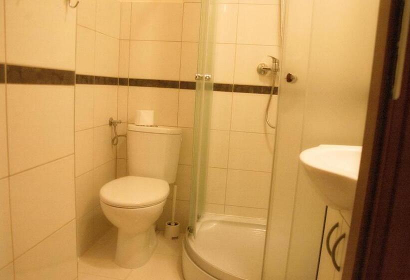 4인용 스탠다드 룸, Noclegi Orla 6