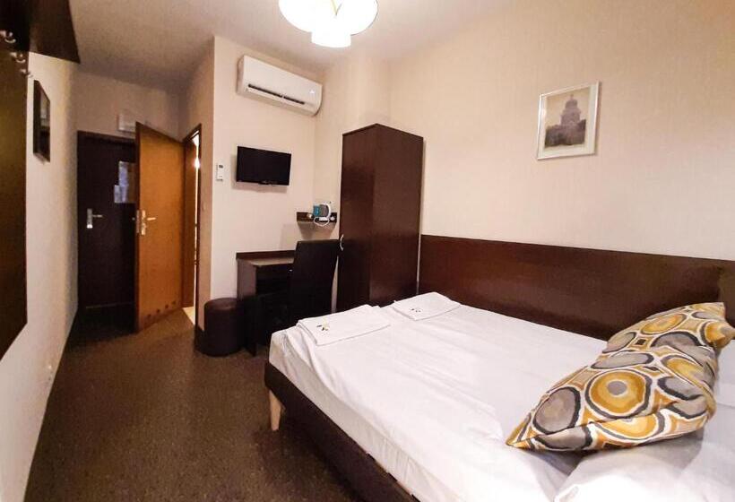 이코노미 룸, Noclegi Orla 6