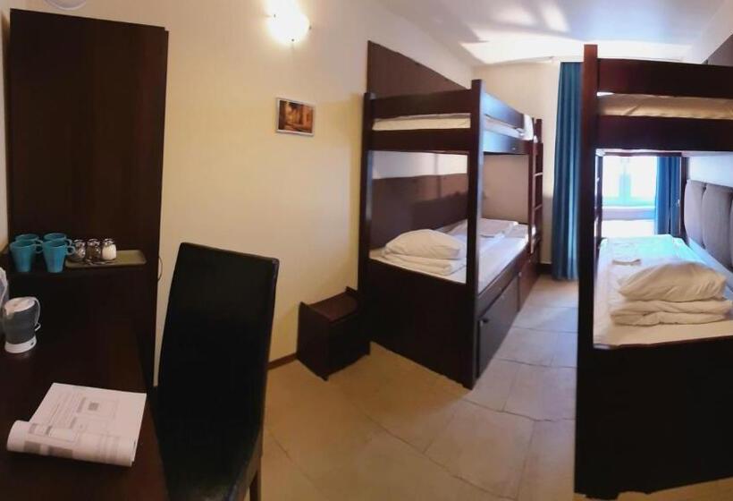 이코노이 4인룸, Noclegi Orla 6