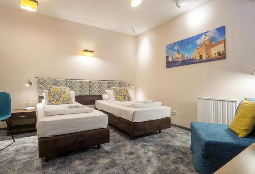 이코노미 룸, Noclegi Orla 6