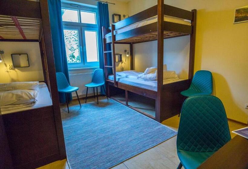 4인용 스탠다드 룸, Noclegi Orla 6