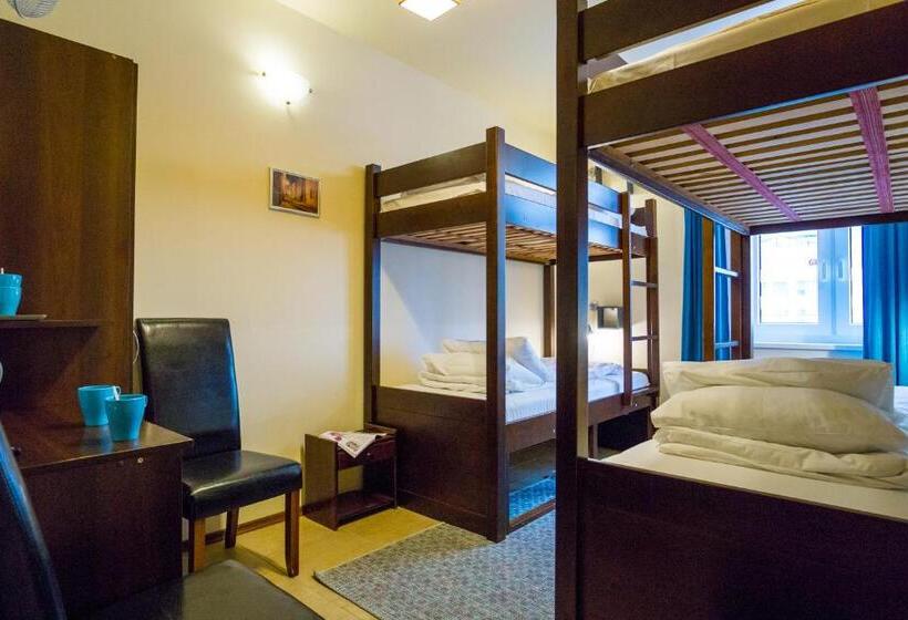 이코노이 4인룸, Noclegi Orla 6