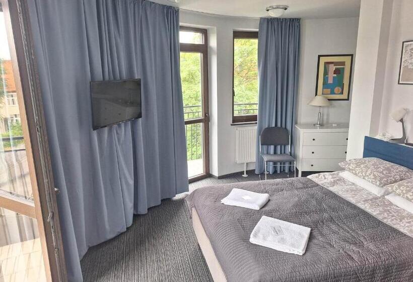 آپارتمان 1 خوابه با بالکن, B & B Tomula