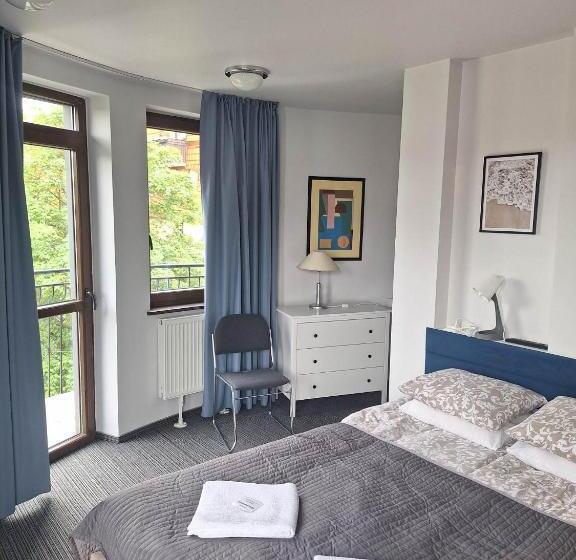 آپارتمان 1 خوابه با بالکن, B & B Tomula