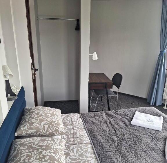 آپارتمان 1 خوابه با بالکن, B & B Tomula