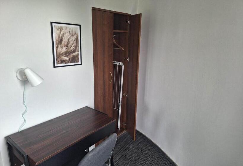 آپارتمان 1 خوابه با بالکن, B & B Tomula