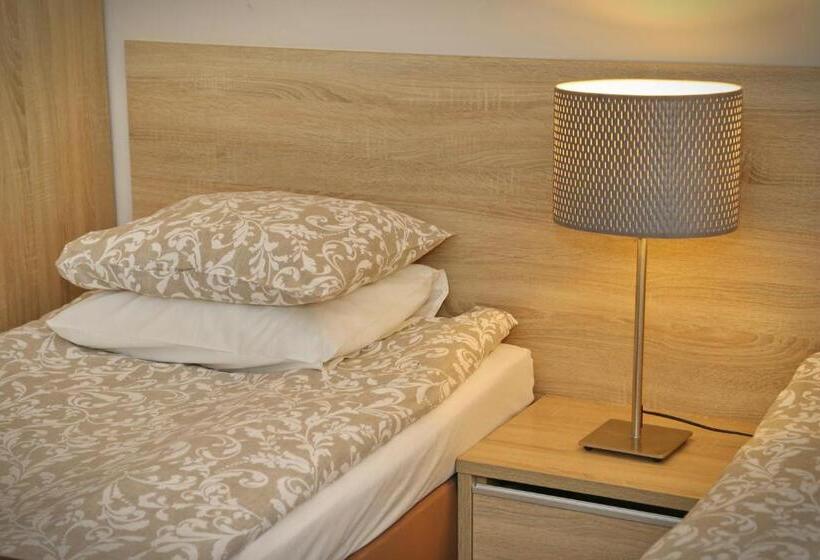 اتاق استاندارد, B & B Tomula