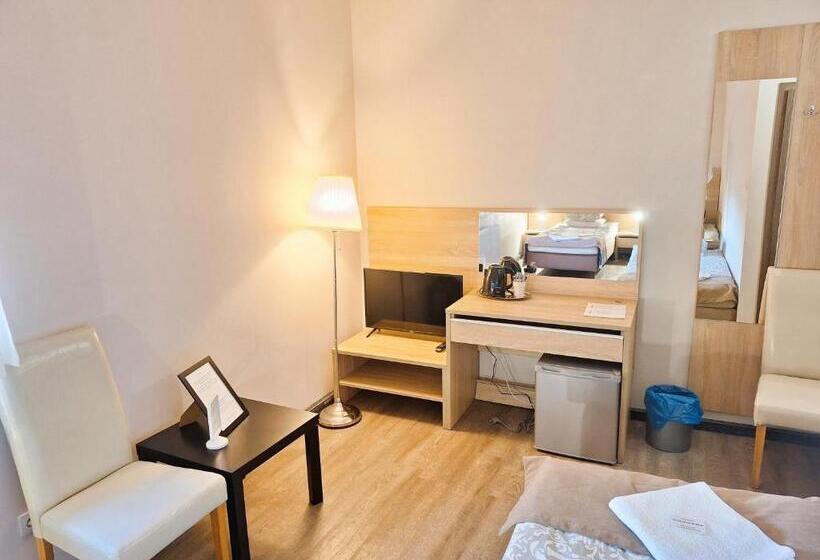 اتاق استاندارد سه نفره, B & B Tomula