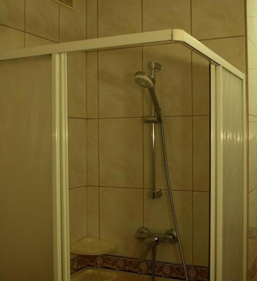 اتاق استاندارد چهار تخته, Amicus żoliborz