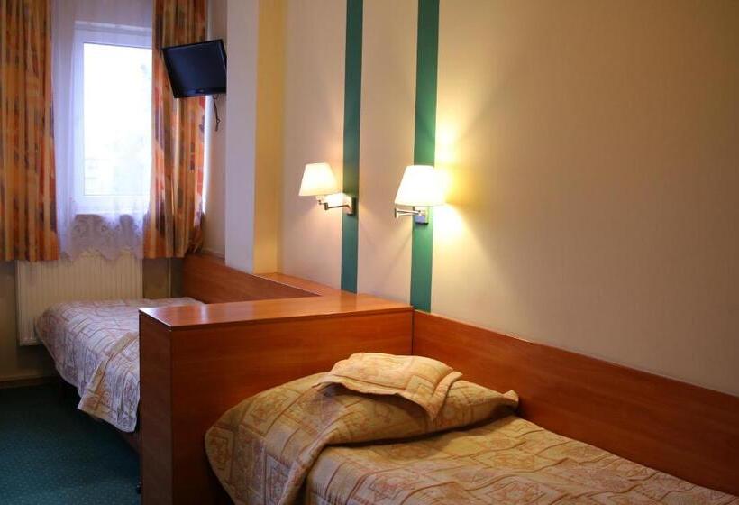 חדר סטנדרט לשלושה, Amicus żoliborz