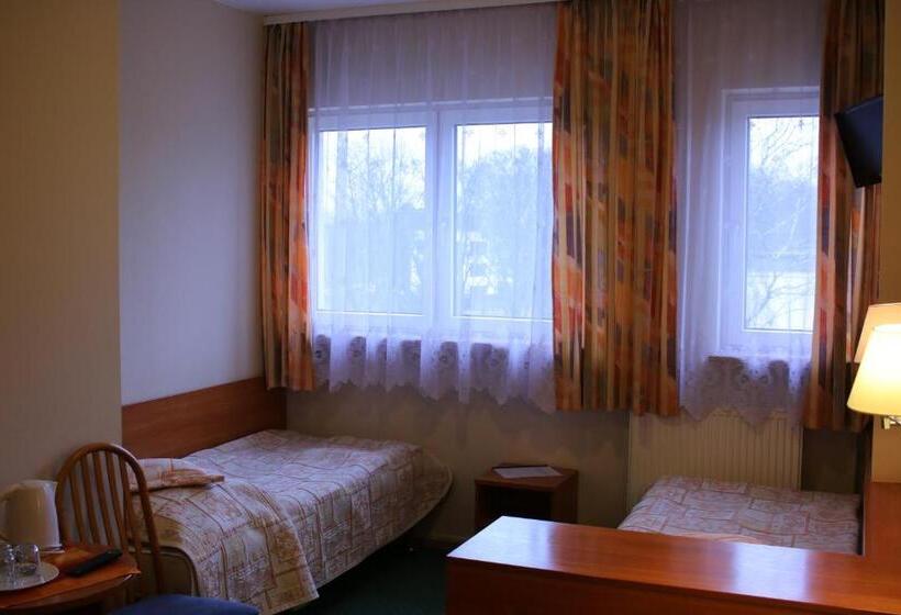 חדר סטנדרט טריפל חדר רחצה חיצוני, Amicus żoliborz