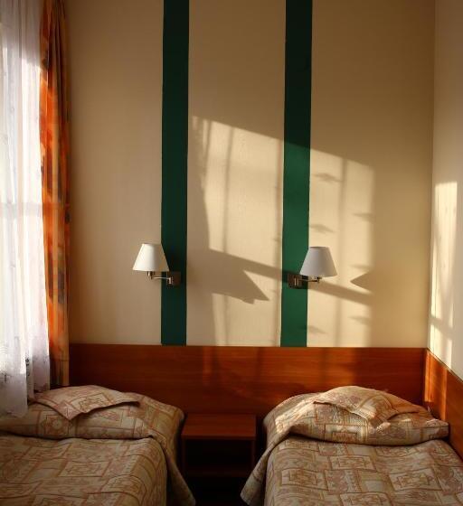 חדר סטנדרט לשלושה, Amicus żoliborz