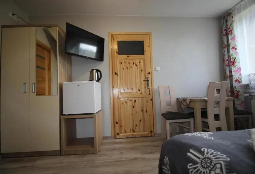 Habitación Estándar Abuhardillada, Dw U Wajdy