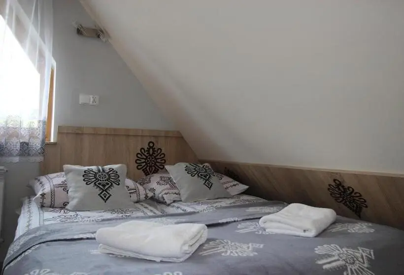 Habitación Estándar Abuhardillada, Dw U Wajdy