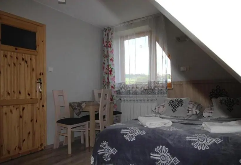Habitación Estándar Abuhardillada, Dw U Wajdy