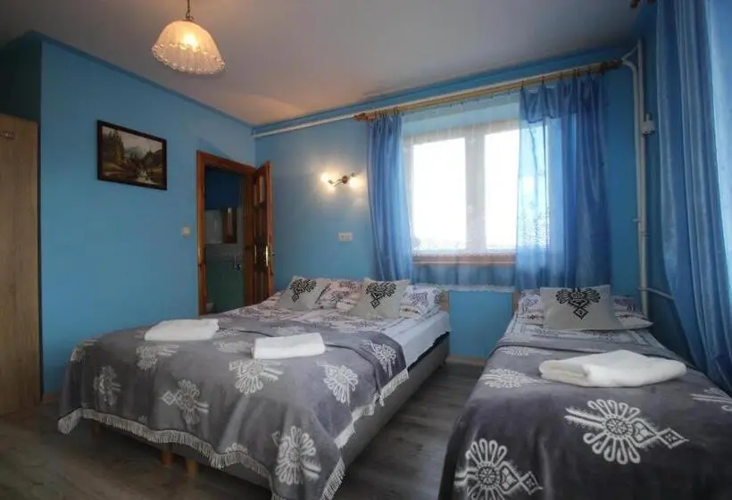 Standard Triple Room with Terrace, Dw U Wajdy